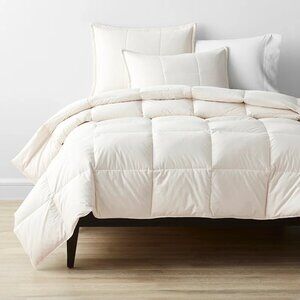 The Company Store Premium LoftAIRE Down Alternative Light Warmth Comforter- New!